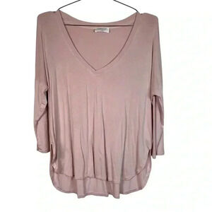 Aritiza‎ Babaton Blush Pink V Neckline Long Sleeve Top